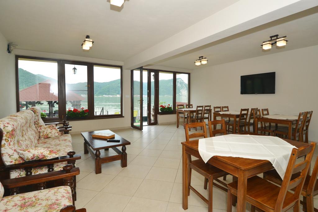 Vila Golful Dunarii Dubova Extérieur photo