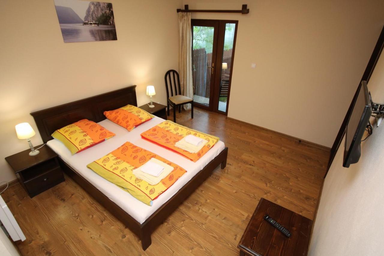 Vila Golful Dunarii Dubova Extérieur photo